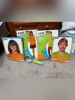 New Scooby Doo Couples Costume - Velma and Shaggy